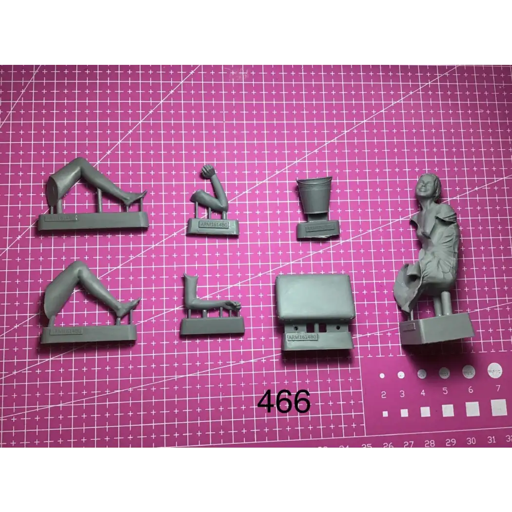1/16 Resin Model Kit Russian Beautiful Girl Pin Up Unpainted