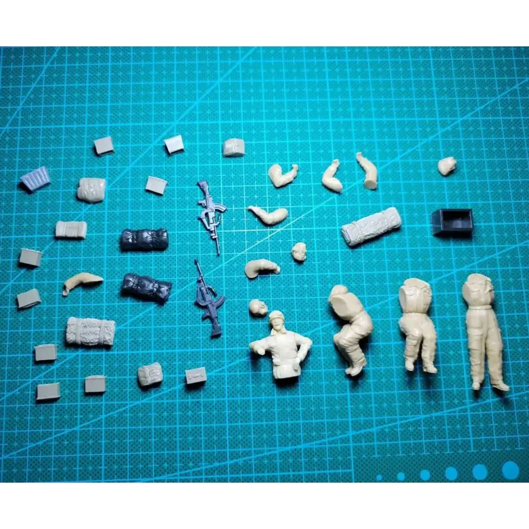 1/35 4pcs Resin Model Kit British Soldiers Tank Crew WW2 Unpainted