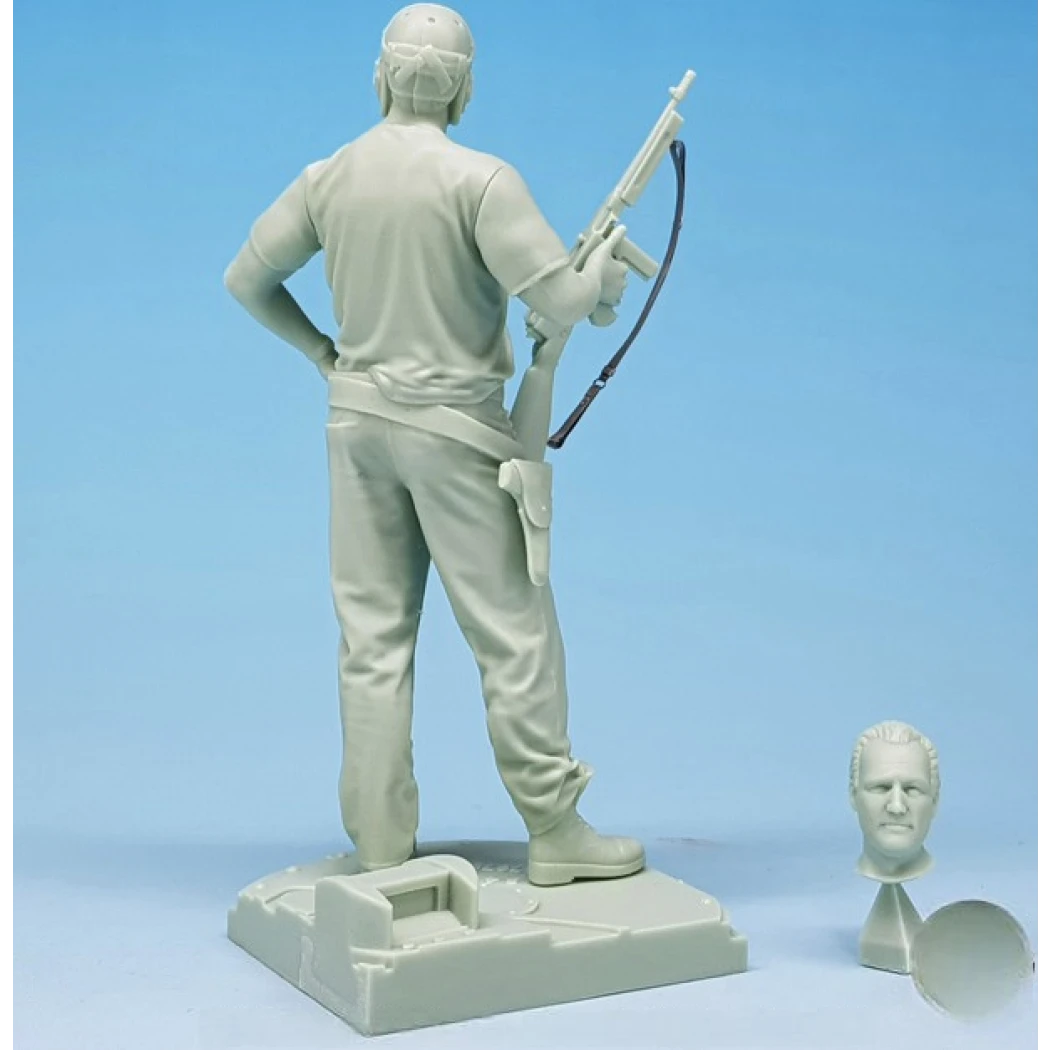 1/20 Resin Model Kit US Soldier Tank Commander WW2 Unpainted