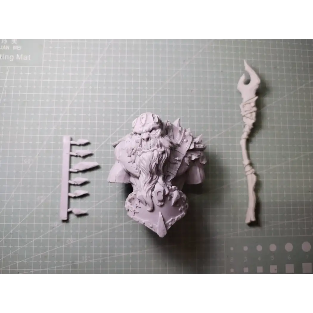 1/9 BUST Resin Model Kit King Orc Warrior Unpainted