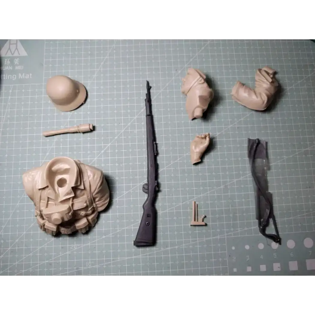 1/10 BUST Resin Model Kit German Sooldier Jugend Infantryman WW2 Unpainted