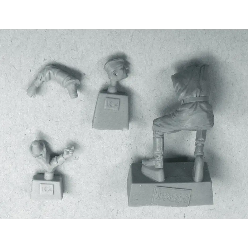 1/35 Resin Model Kit Soviet Soldier Driver (no car) WW2 Unpainted