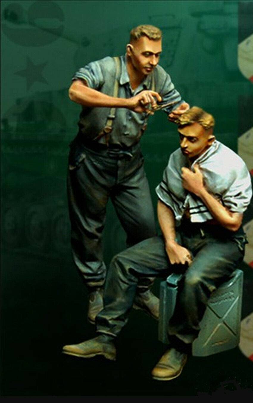 1/35 Resin Model Kit German Soldiers Haircut WW2 Unpainted - Model-Fan-Store