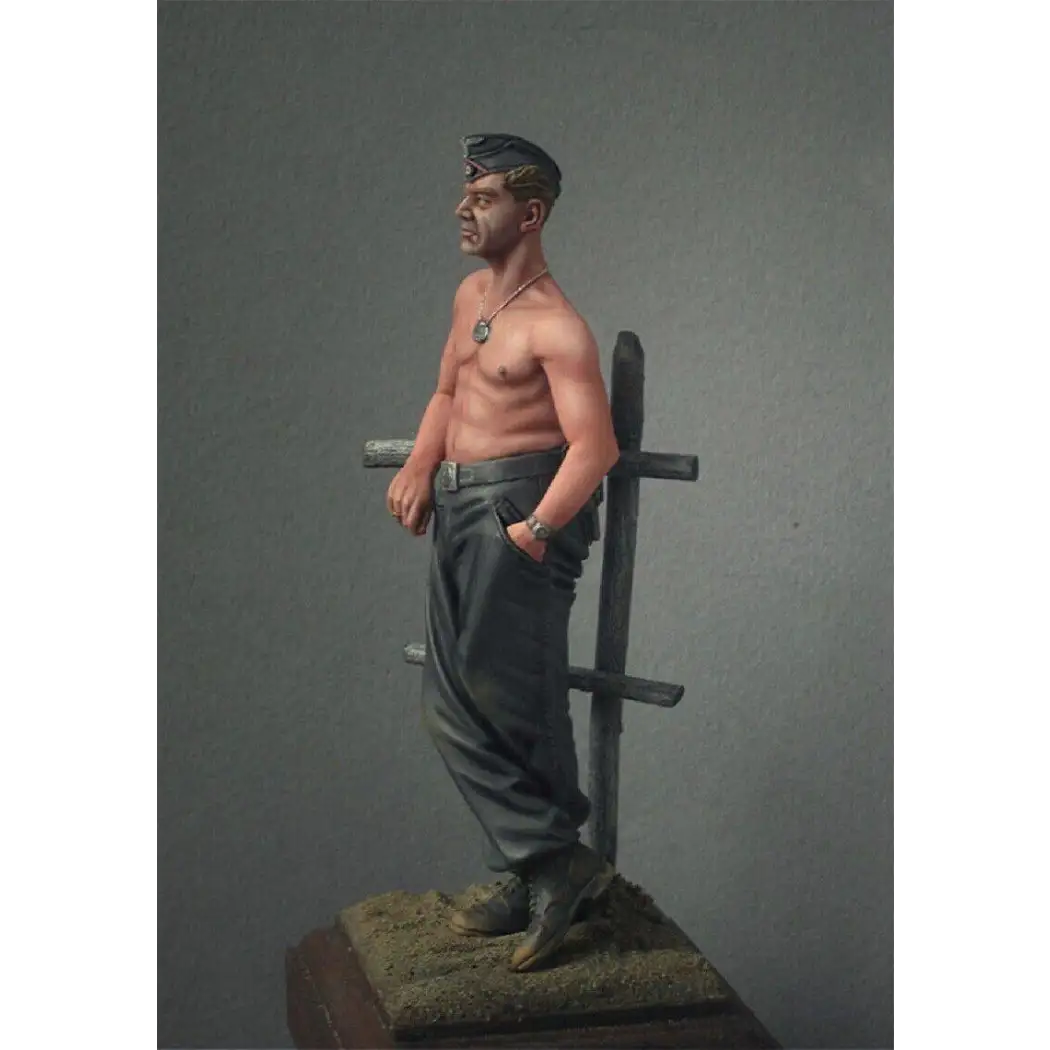 1/16 Resin Model Kit German Soldier Tank Crew Tanker WW2 Unpainted - Model-Fan-Store
