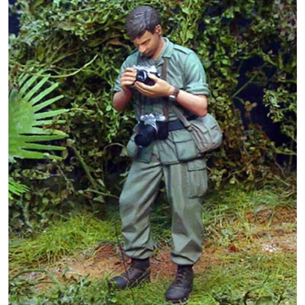 1-35-resin-model-kit-vietnam-war-australian-soldier-photograph-unpaint