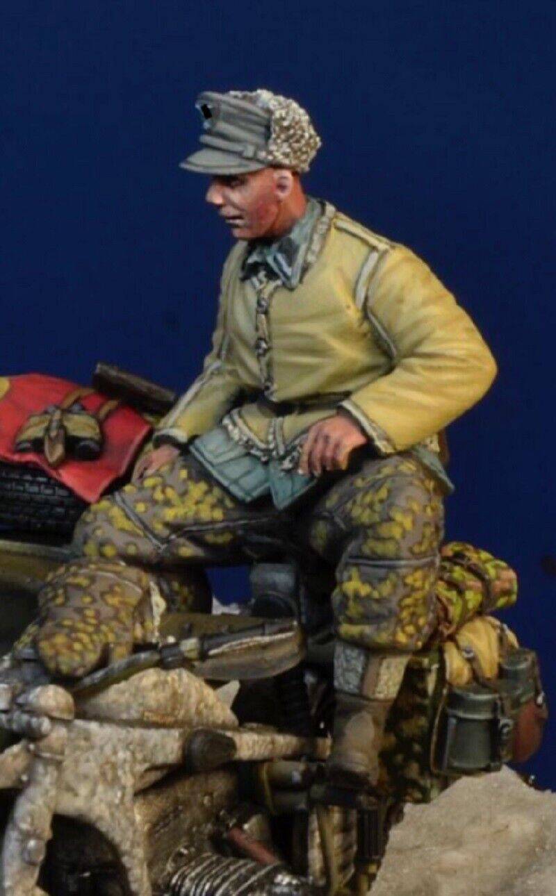1/35 Resin Model Kit German Soldier Infantry WW2 (no moto) Unpainted - Model-Fan-Store