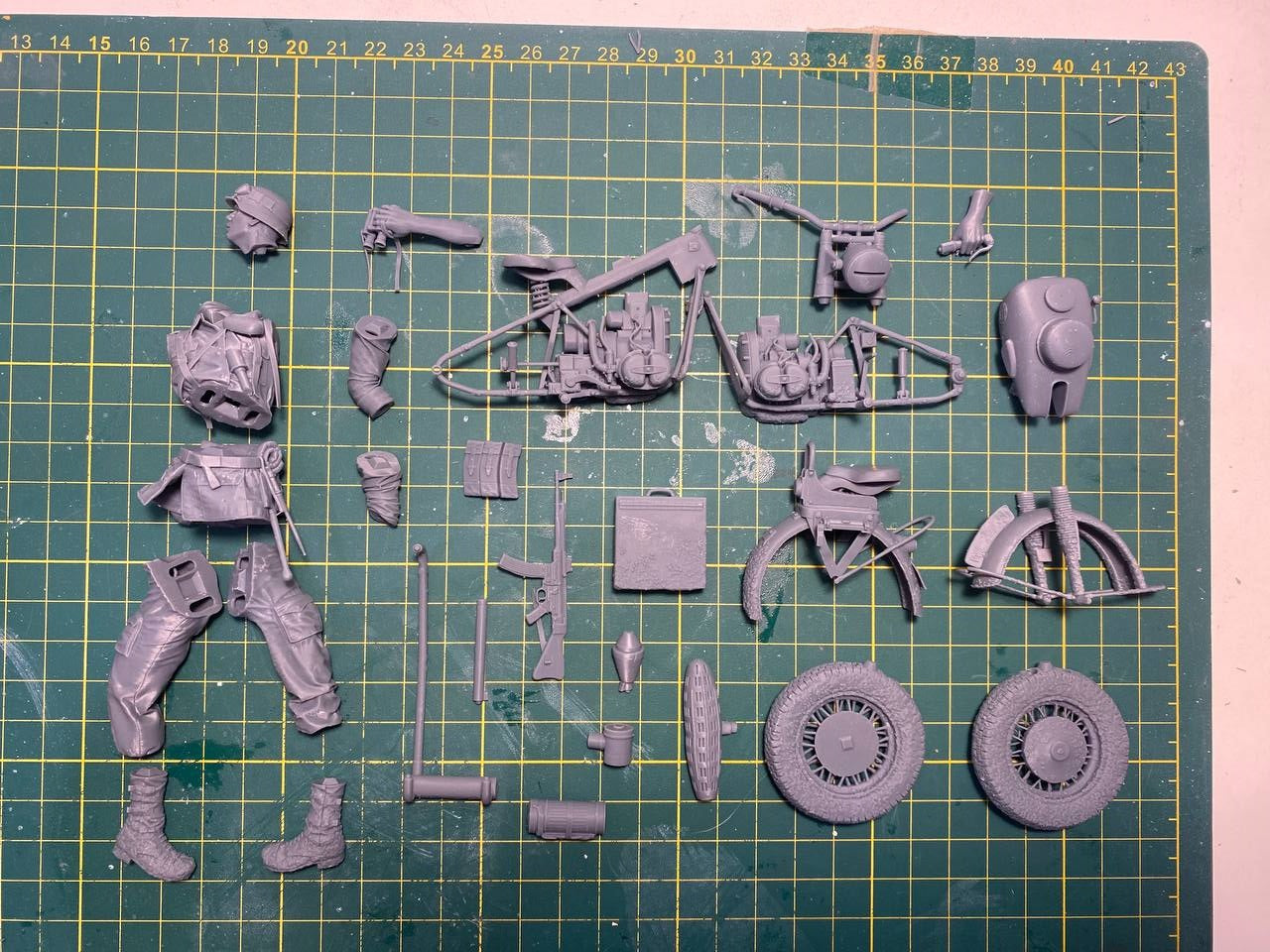 1/16 3D Print Model Kit German Soldier Motorcyclist (with moto, no base) WW2 Unpainted
