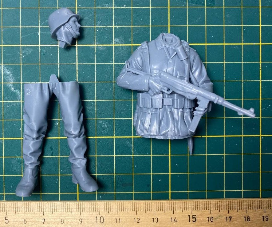 1/16 3D Print Model Kit German Soldier Infantryman WW2 Unpainted