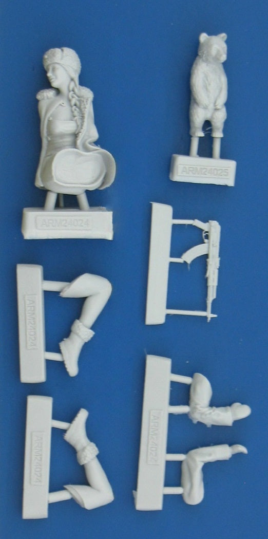 1/16 Resin Model Kit Modern Russian Winter Beautiful Girl Pin Up Unpainted