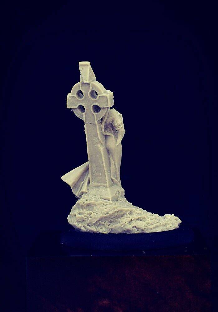 30mm Resin Model Kit Gothic Girl (WITH BASE) Unpainted - Model-Fan-Store