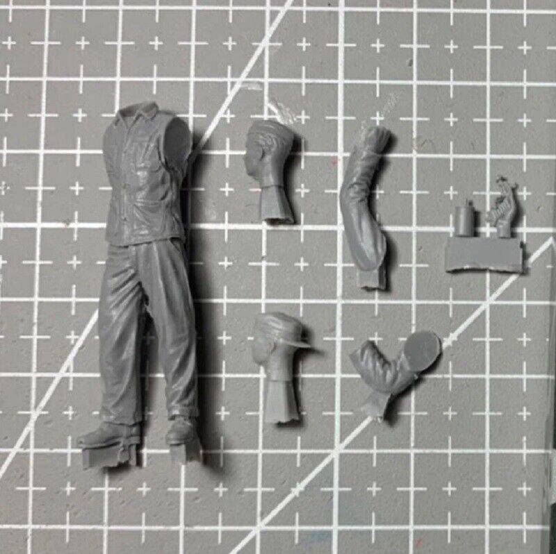 1/35 Resin Model Kit German Soldier Colors WW2 Unpainted - Model-Fan-Store