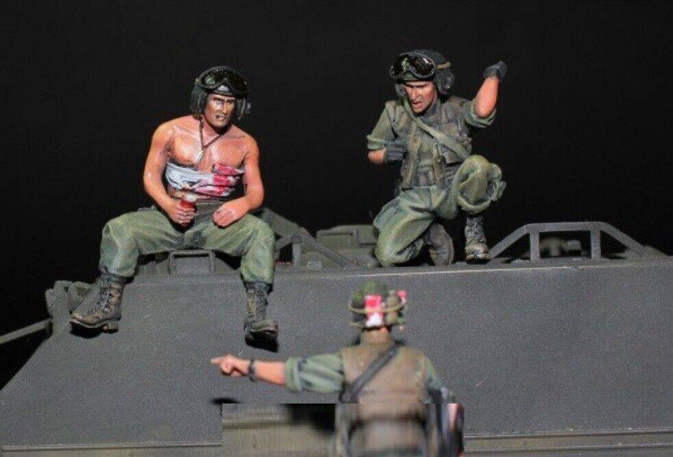 Kit de construction de figurine en résine 1/35 Guerre du Vietnam Opérateur radio d'infanterie américaine avec kit M-16 non assemblé et non peint Kit de construction de figurine en résine 1/35 Guerre du Vietnam Opérateur radio d'infanterie américaine avec kit M-16 non assemblé et non peint
