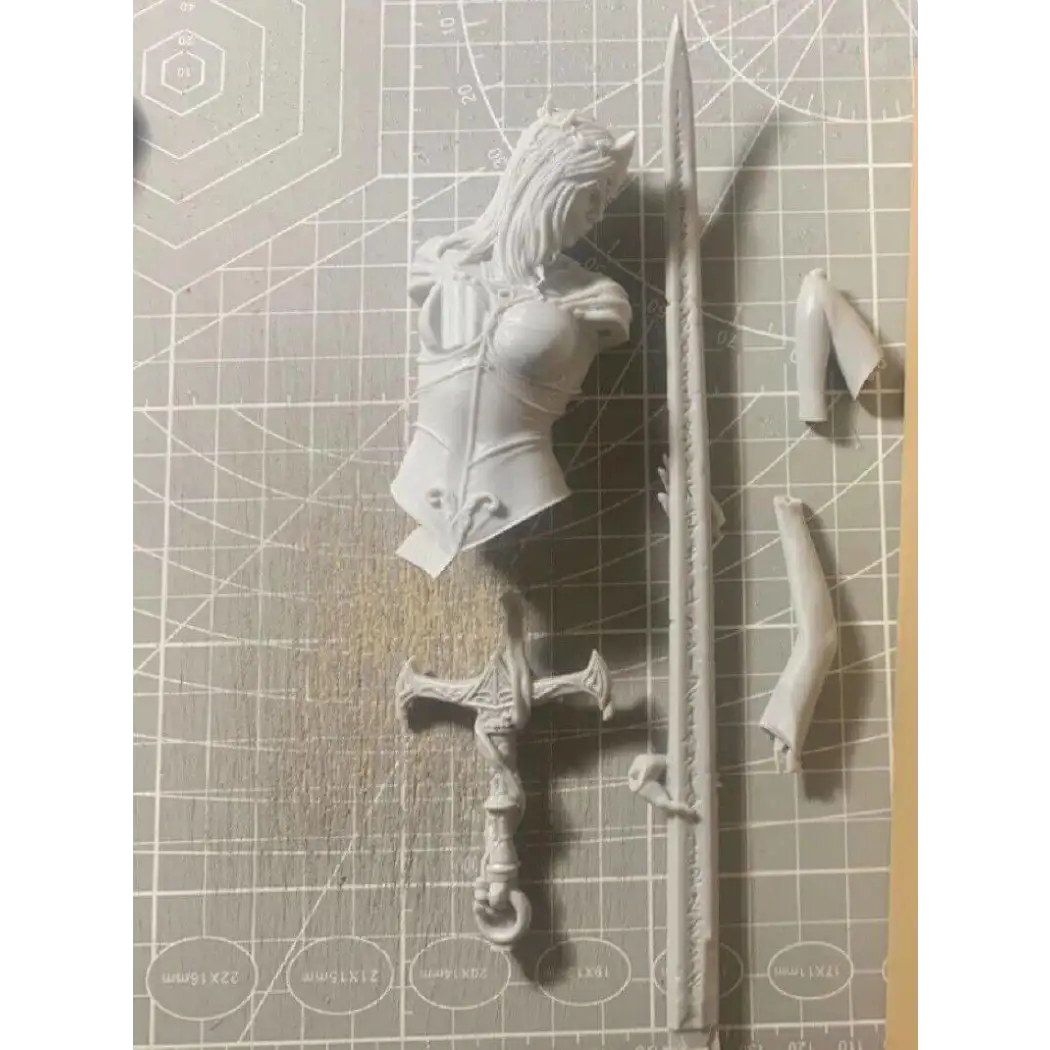 1/10 BUST Resin Model Kit Beautiful Girl Dark Lady with Sword Witch Unpainted - Model-Fan-Store