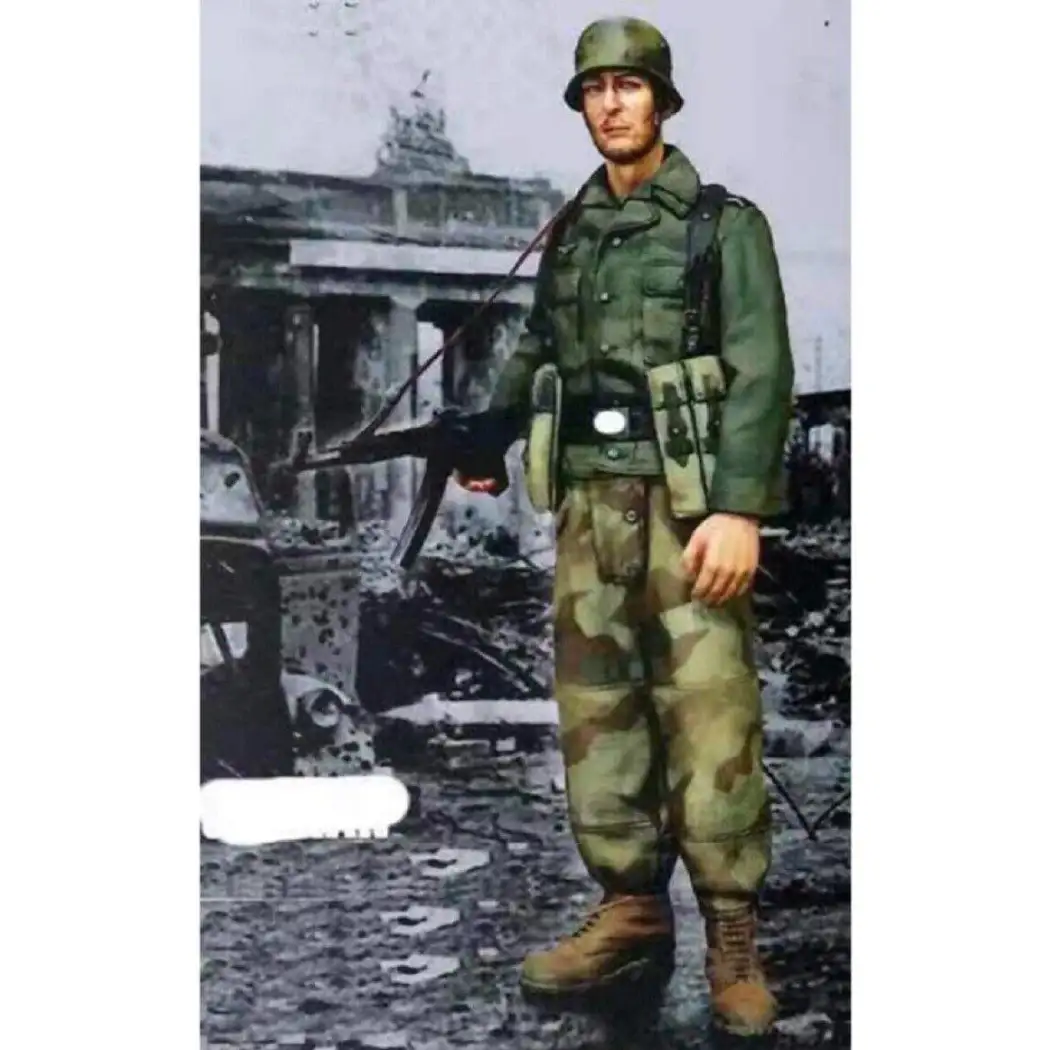 thumbnail image 2 of 1/16 Scale WWII German SS Tank Commander - Resin Figure Model Kit (Unpainted) 2 of 4