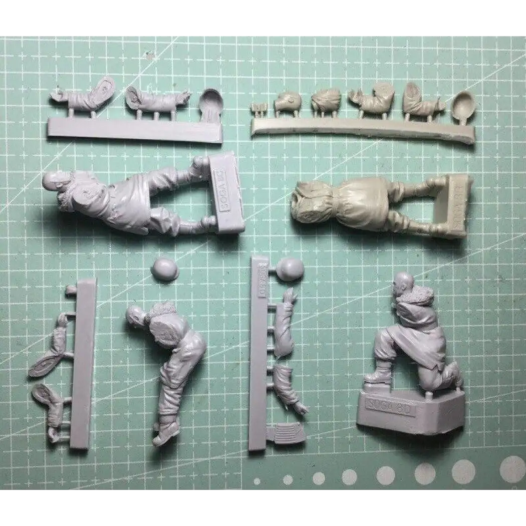 1/35 4pcs Resin Model Kit German Soldiers Artillery no gun WW2 Unpainted - Model-Fan-Store