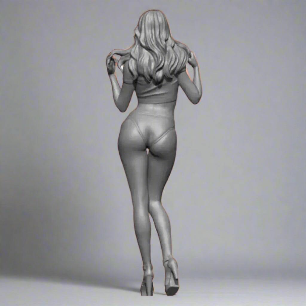 1/24 Resin Model Kit Modern Beautiful Girl Summer Beach Unpainted