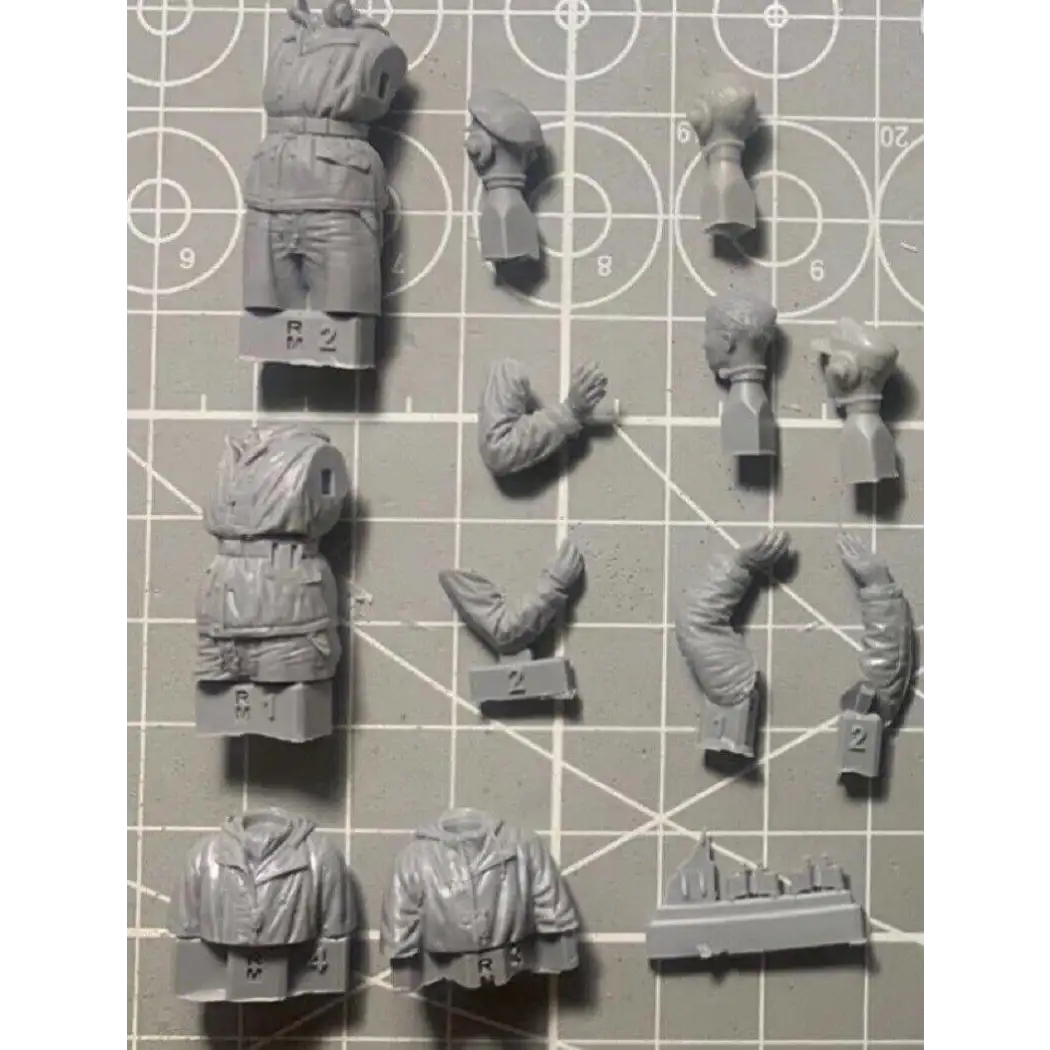 1/35 4pcs Resin Model Kit German Soldiers Tank Crew WW2 Unpainted - Model-Fan-Store