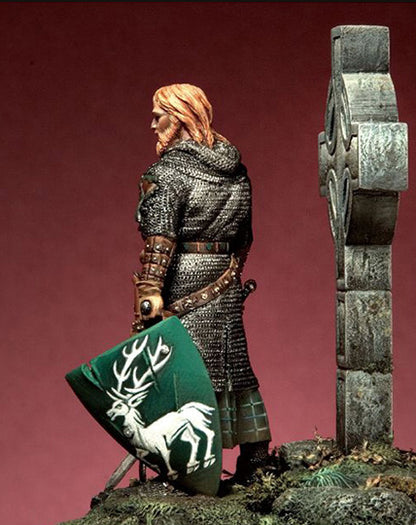 1/32 Resin Model Kit Irish Warrior Medieval Knight 14 Century Unpainted