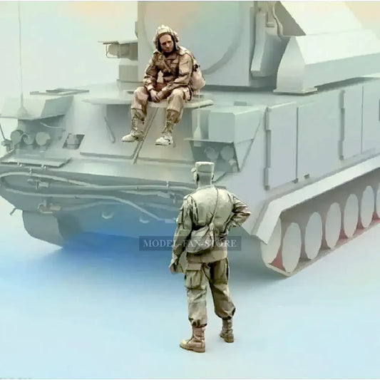 1/35 2Pcs Resin Model Kit Modern Russian Soldiers Tank Crew (No Tank) Unpainted Full Figure Scale