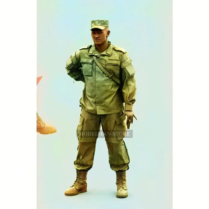 1/35 2Pcs Resin Model Kit Modern Russian Soldiers Tank Crew (No Tank) Unpainted Full Figure Scale