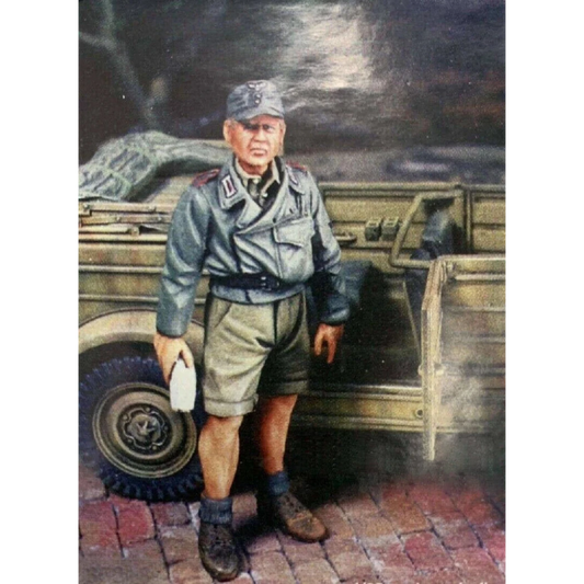 1/35 Resin Model Kit German Officer (no car) WW2 Unpainted