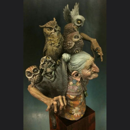 1/12 BUST Resin Model Kit Old Woman & Owls Enchantress Fairy Tales Unpainted