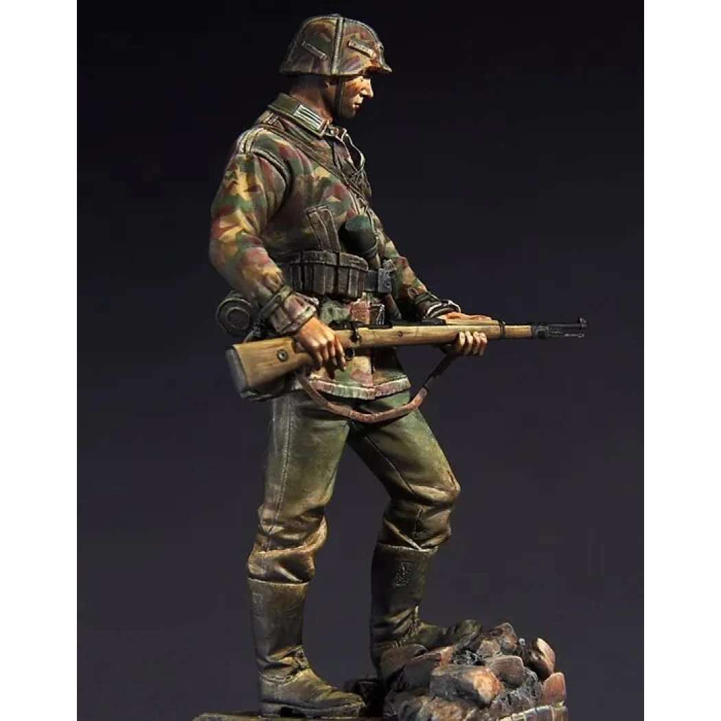 1/18 90mm Resin Model Kit German Soldier Panzer Grenadier WW2 Unpainted