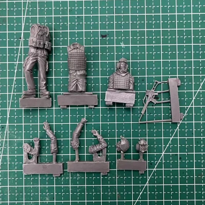 1/35 3pcs Resin Model Kit Modern German Soldiers (no tank) Unpainted