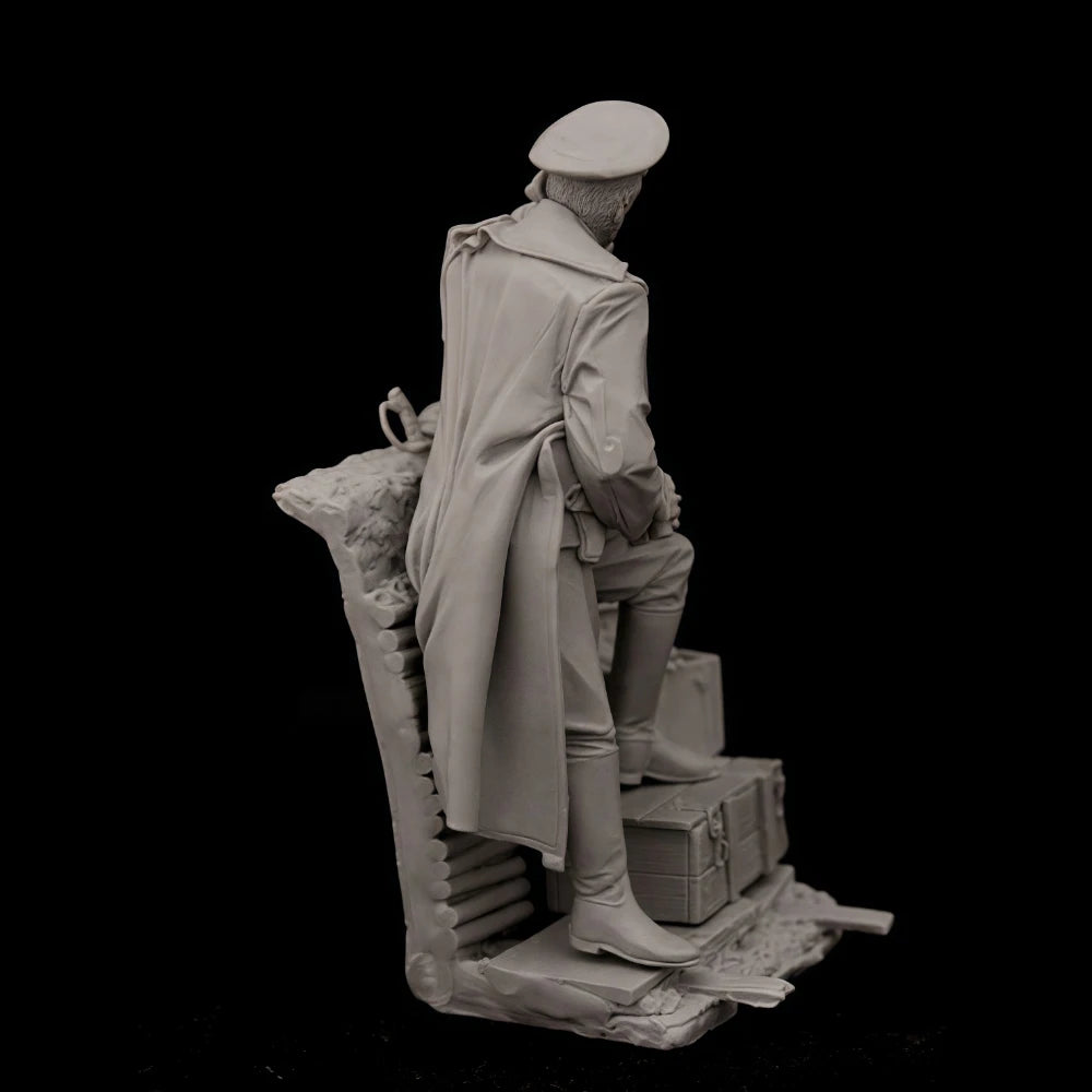 1/24 75mm Resin Model Kit Russian Officer WW1 Unpainted