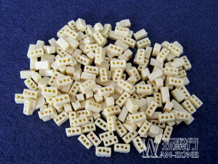 1/35 Resin Model Kit Props Toy Perforated Brick Ruins, about 200pcs Accessories Unpainted