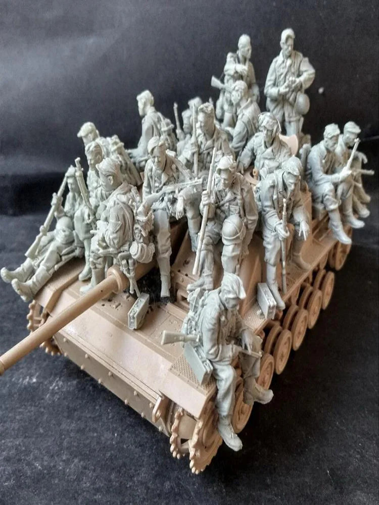 1/35 21pcs Resin Model Kit German Soldiers Panzer Raiders (no tank) WW2 Unpainted