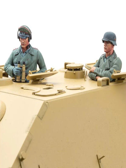 1/16 2pcs Resin Model Kit German Soldiers Tank Crew WW2 (no tank) Unpainted