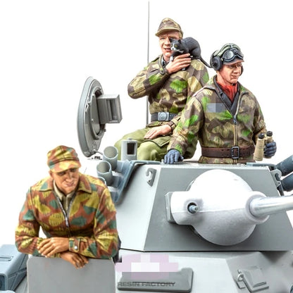 1/16 3pcs Resin Model Kit German Soldiers Tank Crew WW2 (no tank) Unpainted