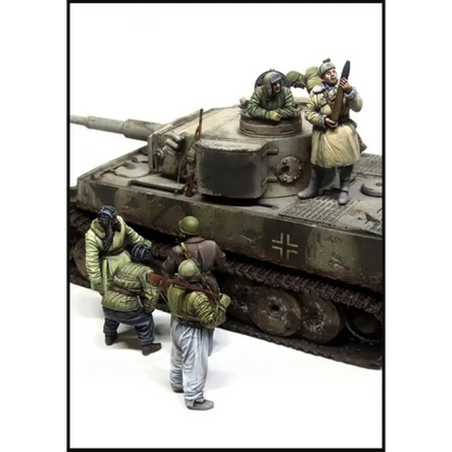 1/35 6pcs Resin Model Kit Soviet Soldiers Captured German Tank WW2 Unpainted