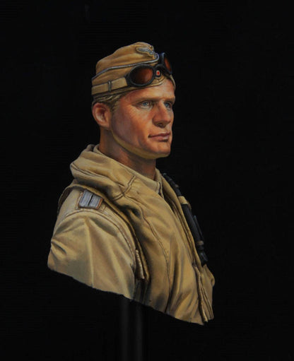 1/10 BUST Resin Model Kit German Soldier Pilot Air Force WW2 Unpainted - Model-Fan-Store