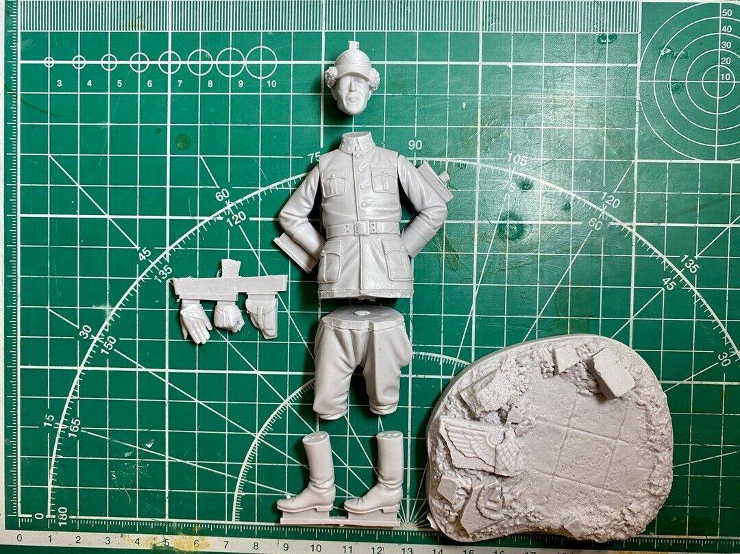 1/16 Resin Model Kit German Officer Soldiers WW2 Unpainted - Model-Fan-Store