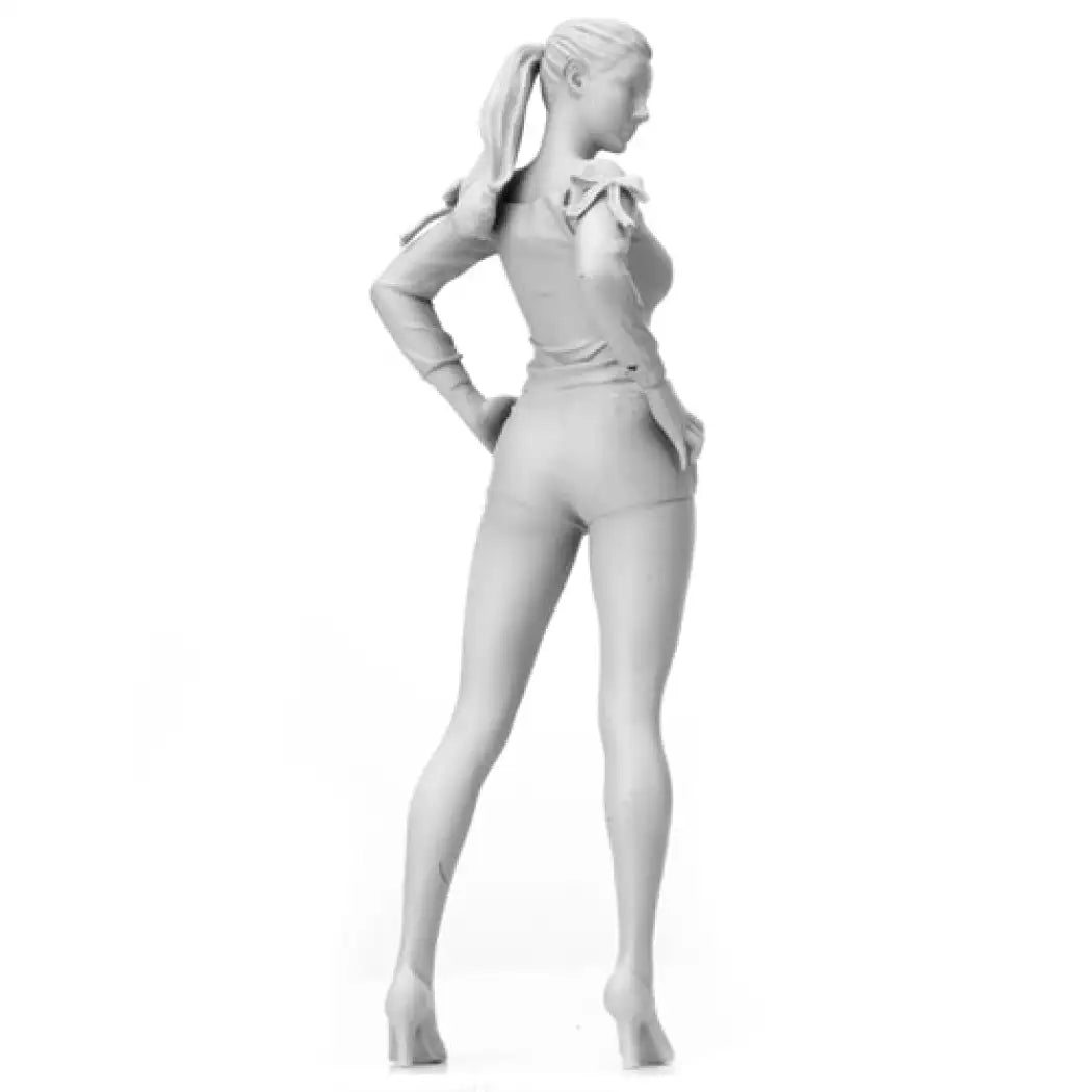 1/24 Resin Model Kit Modern Beautiful Girl Woman Yana Unpainted