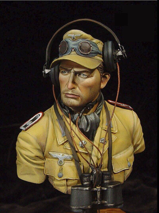 1/10 BUST Resin Model Kit German Officer Tank Commander Afrika WW2 Unpainted - Model-Fan-Store