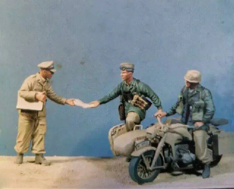 1/35 3pcs Resin Model Kit German Soldiers Postman WW2 (no bike) Unpainted - Model-Fan-Store