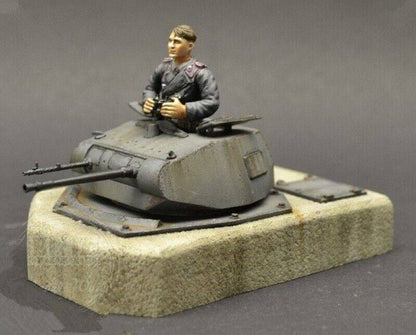 1/35 Resin Model Kit German Soldier Tankman (with Gun) WW2 Unpainted - Model-Fan-Store