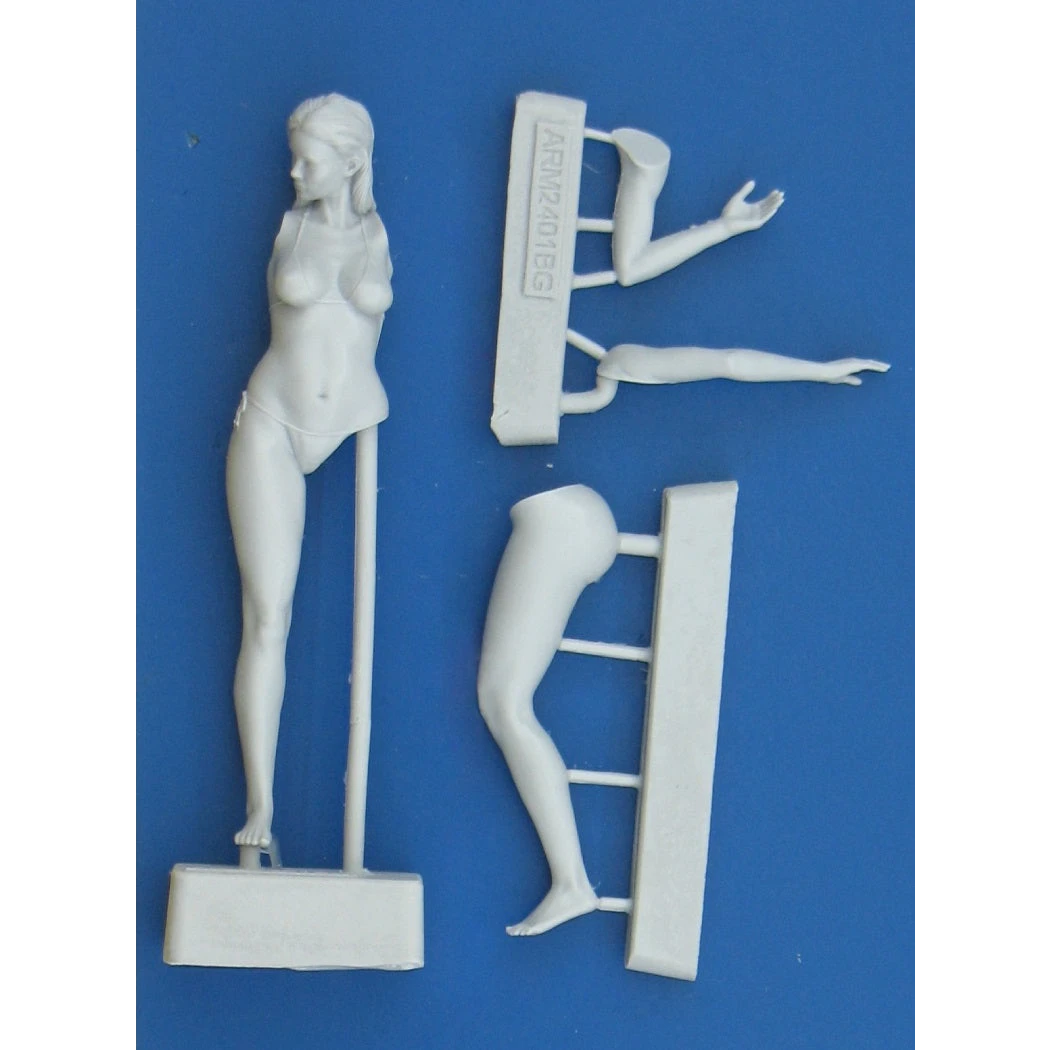 1/16 Resin Model Kit Beautiful Girl Bikini Summer Beach Unpainted