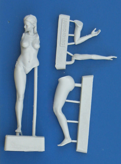 1/24 75mm Resin Model Kit Beautiful Girl Bikini Summer Beach Unpainted