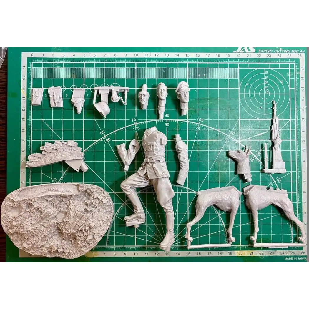 1/16 120mm Resin Model Kit German Soldier with Dog WW2 Unpainted - Model-Fan-Store