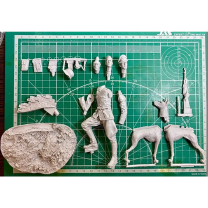 1/16 120mm Resin Model Kit German Soldier with Dog WW2 Unpainted - Model-Fan-Store