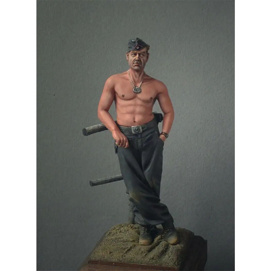 1/16 Scale WWII German SS Tank Commander - Resin Figure Model Kit (Unpainted)
