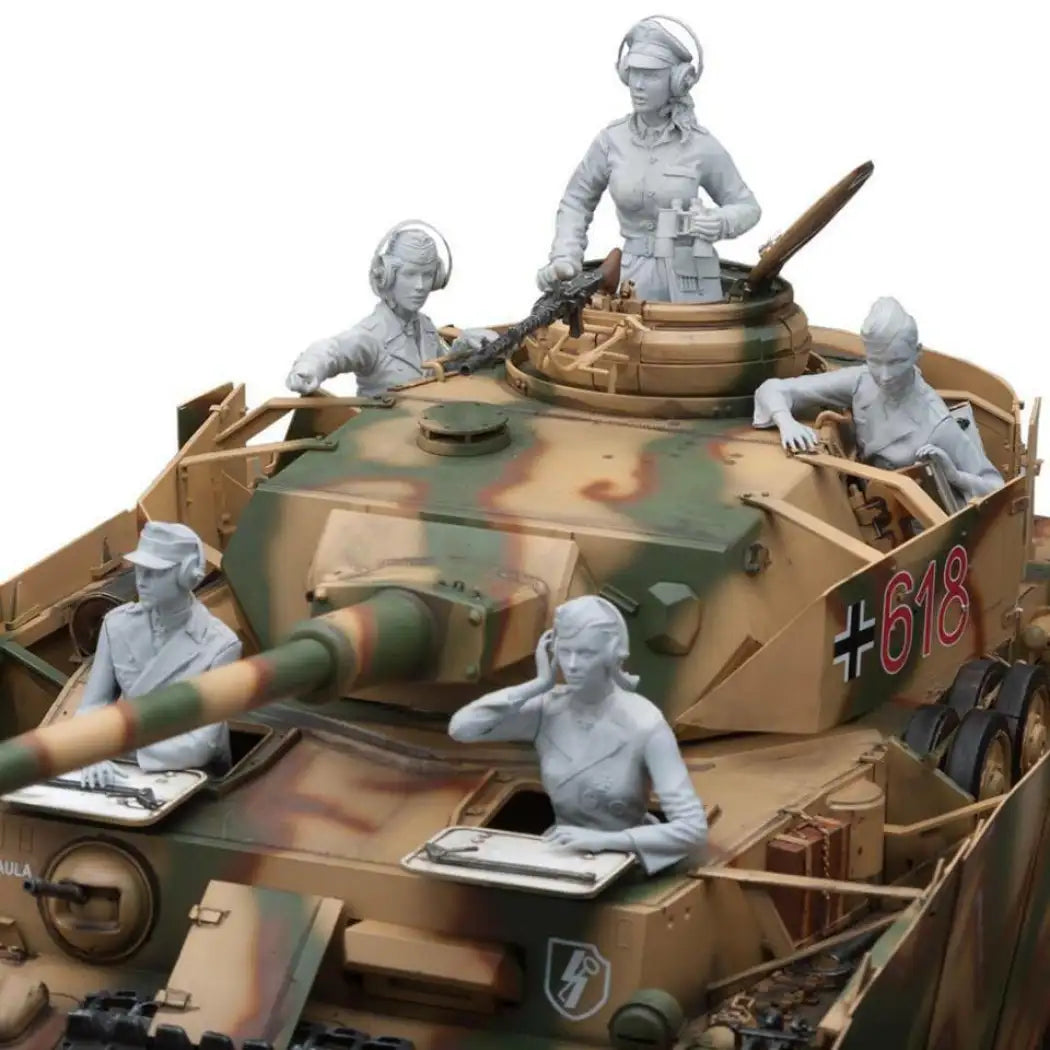 1/16 Resin Model Kit German Soldiers Woman Tank Crew WW2 Unpainted - Model-Fan-Store