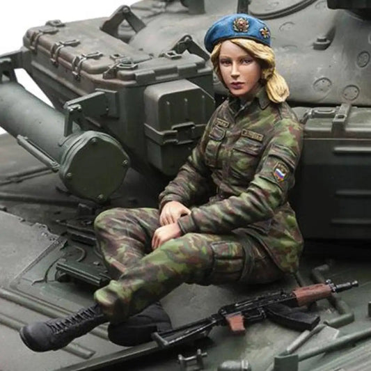 1/16 Resin Model Kit Modern Russian Soldier Tanker Beautiful Girl Unpainted - Model-Fan-Store
