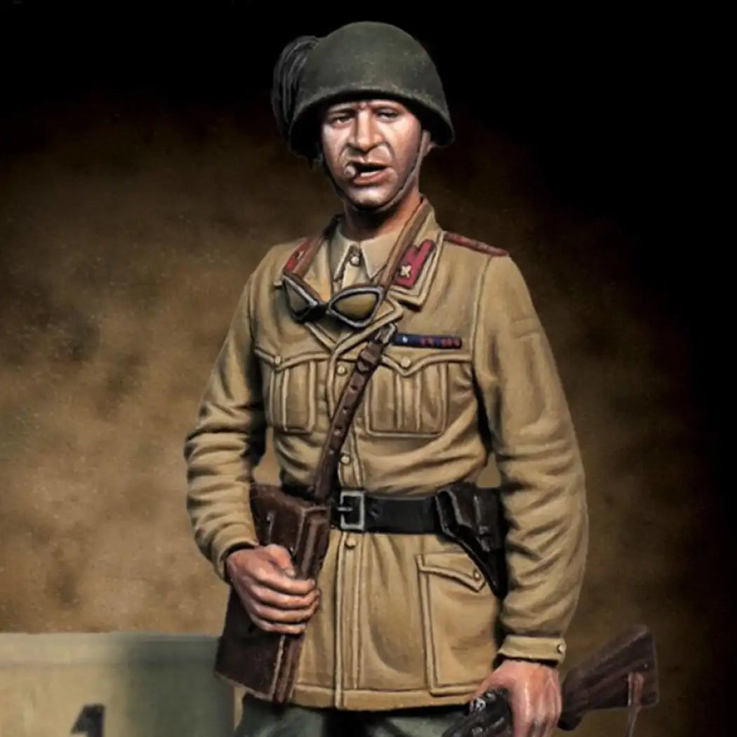 1/24 Resin Model Kit Italian Officer WW2 Unpainted - Model-Fan-Store