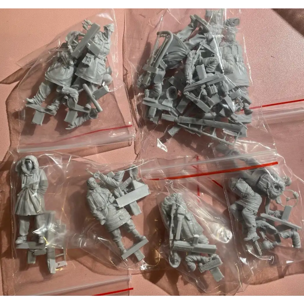 1/35 10pcs Figures Resin Model Kit Winter German Soldiers Infantry WW2 Unpainted - Model-Fan-Store