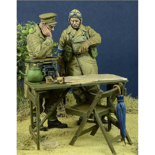 1/35 2pcs Resin Model Kit British Officers WW2 with furniture Unpainted - Model-Fan-Store